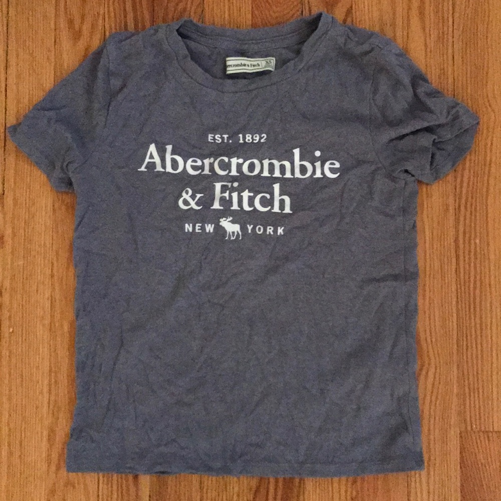 Abercrombie & Fitch purple tee EXTREMELY SOFT